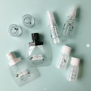 シマエナガがキュートな小分けのケース。 旅行などでも大活躍！　“１００円で暮らしは楽しくなる“