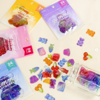 クリアカラーがかわいいぷっくりとしたシール🍬おいしそうだけど食べちゃダメ！　“１００円で暮らしは楽しくなる“