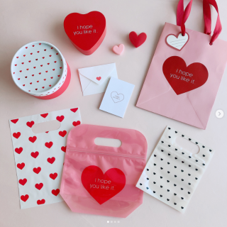 かわいいハートモチーフのシリーズが登場。 ギフトやパーティ、日常使いにも💕 かわいいハートで埋め尽くしちゃおう💗💗💗　“１００円で暮らしは楽しくなる“