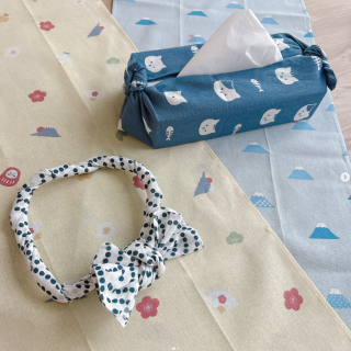 定番の柄から新柄まで、今年も手ぬぐいが登場です。　“１００円で暮らしは楽しくなる“