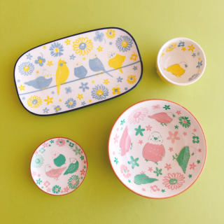 かわいい鳥さんデザインのプレート🐦 春らしい色合いで新生活にも🌸　“１００円で暮らしは楽しくなる“
