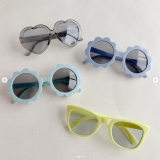 気になる紫外線はお気に入りのサングラスでおしゃれにUV対策しよう♪　“１００円で暮らしは楽しくなる“