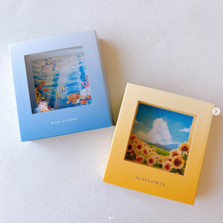 夏バーションの組み立てディスプレイ。省スペースに飾れるので玄関などにぴったり。お手持ちのアクリルスタンドなどと合わせても(*^^*)　“１００円で暮らしは楽しくなる“