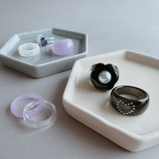 夏らしいクリア素材のリング💍シンプルコーデのワンポイントにも💛　“１００円で暮らしは楽しくなる“