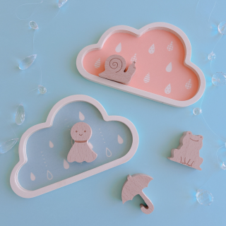 窓際に飾ってみたりして🐸なんだかやる気が出ないそんな日は、雨でも眺めてゆっくり過ごそう☔🐌　“１００円で暮らしは楽しくなる“