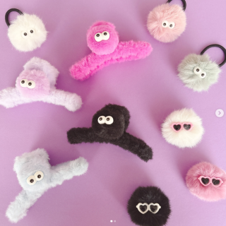 頭の上にモンスター発見！！　“１００円で暮らしは楽しくなる“