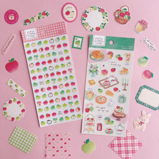 りんごのシールを集めました🍎🍏 ジャムやケーキのデザインもあるよ♪　“１００円で暮らしは楽しくなる“