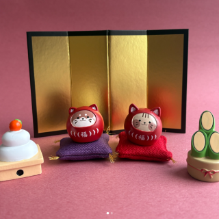 お正月オブジェもありますよ～来年は午年　“１００円で暮らしは楽しくなる“