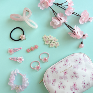 ひと足早く春気分に 桜をイメージしたヘアアクセサリーで、さりげないおしゃれを楽しんでみませんか？　“１００円で暮らしは楽しくなる“