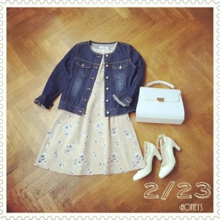 人気の花柄ワンピース♡ベージュは大人っぽい印象。