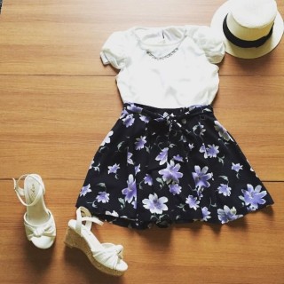 パフスリーブ、花柄、カンカン帽で王道ガーリースタイル♡