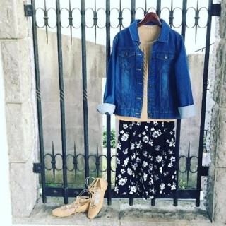 キャメルとデニムで大人な花柄スタイル♡