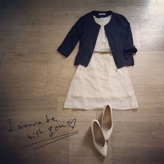 甘めのレースワンピースをノーカラージャケットでカッコよく♪