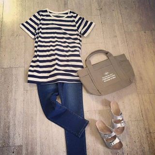 チュニック丈のTシャツにデニムを合わせたご近所コーデ♡ ちょっとそこまでなお出かけに最適♪