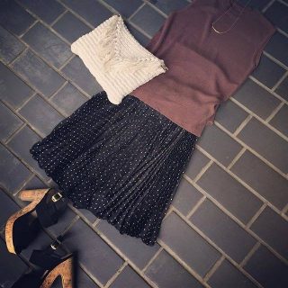 ブラウン×黒のレディスタイル(*’v`!艸)⌒◆◇+｡ クラッチBagでアイボリーを差して抜け感を演出❤