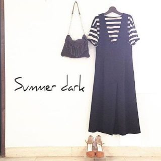 夏でも黒でクールにキメよう❤ 足元はベージュで軽さを取り入れて🎀✨