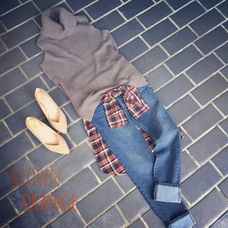 ブラウン×オレンジの秋色スタイル✨ 着回し抜群のアイテムばかりです♡♡