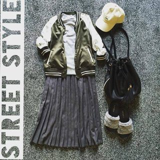 ブルゾン×プリーツスカートで大人っぽいストカジスタイル✨ こちらのブルゾンはリバーシブル😳✨ 裏地は無地のシンプルデザイン🎀この秋、大活躍間違いなし！😍❤