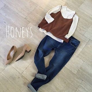 キャミアンサンブルはセット商品なので簡単に今年らしいスタイリングに♪❤ デニムにキャメルの色合わせで秋らしく🍁✨