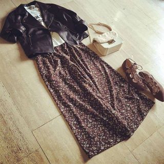 意外と着回ししやすいライダース😍 小花柄のボトムスでガーリーさをミックスしたコーデのご紹介💐❤