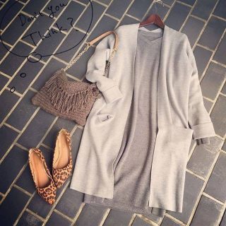 BAILA10月号掲載コーデ❤　グレーのグラデーションでニットonニットコーデ😍　Iラインのシルエットで細見えに👌❤