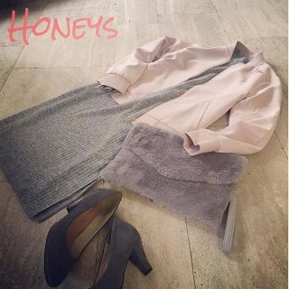 ピンク×グレーの配色が大人可愛いコーディネート❤　甘くなりがちなピンクは、小物もグレーでまとめて落ち着いた印象に👌✨