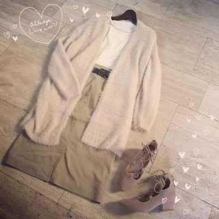 ミルクティーカラーのワントーンコーデで柔らかい印象に❤ ふわふわなシャギーが女の子らしさをさらにプラス👌✨