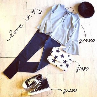 冬のコーデはアウターが主役になりがちだけど、 今年は袖にデザインが入ったトップスでコートを脱いでも気分が上がる👌❤