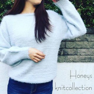 気分を上げるフワモコニット❤ サックスなら甘くなりすぎずにカジュアルにも着こなせる👌