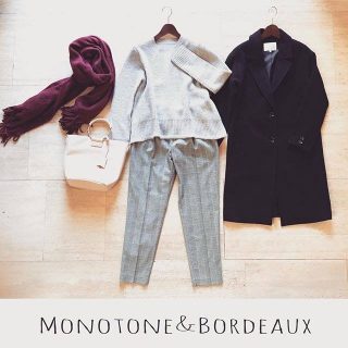 モノトーンにボルドーを差してポイントカラーコーデ❤ キレイめパンツは実はウエストイージーデザインで楽ちん👌