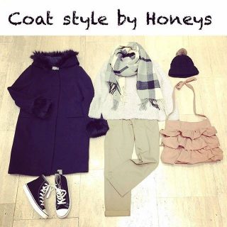 寒い日のコートコーデ。　足元はスニーカーでアクティブ&こなれ感を演出❤