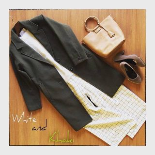 オールホワイトコーデにカーキをプラスしたハンサムコーデ👌 小物の色使いも抑えめにしてシンプルでかっこよく❤