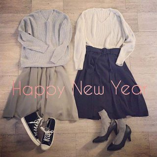 新作の共ベルト付スカートとニットのスタイリング❤ 着方次第でカジュアルにも、オフィスにも👌