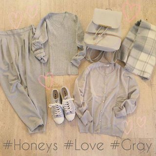 どんな色とも相性バツグンなグレーのアイテムの紹介です❤　甘めコーデも辛口コーデもどちらもいけちゃう優れもの👌