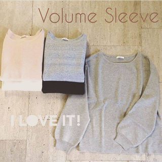 大人気ボリューム袖ニットの新作をご紹介❤ 少しボリュームをおさえて着こなしやすくなりました👌 カラーは全5色♪