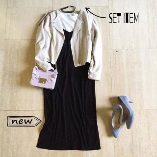 ライダースとワンピの鉄板コンビ❤ ベージュをチョイスしてライダースでも優しい雰囲気に😍