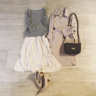 MORE4月号掲載コーデをアレンジ♡　誌面ではパンツ合わせでハンサムスタイルだけどスカート合わせにチェンジしてもGood♪　ゆるヒラなシルエットで春らしい雰囲気に♡