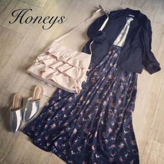 とろみ素材のブルゾンに花柄のスカーチョを合わせたワントーンコーデ♡　Bagやシューズで春色をプラスすると重くなりすぎないのでGood♡