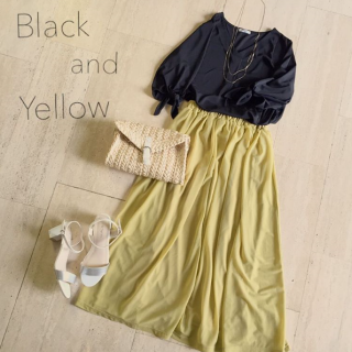 黒×黄色の大人のコーデ♡　落ち感のある素材を選ぶと大人っぽい雰囲気を作れます♡　足元はサンダル合わせで抜け感を出して♪