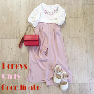 赤とピンクを組み合わせた、気分が上がるガーリーカラーコーデ♡