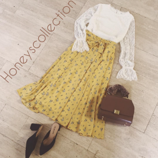 レース×花柄×イエローがかわいいガーリースタイル♡ファーやスエードなど小物で秋を先取り♪