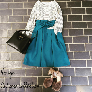 トレンドのカラースカート。　合わせに困ったら定番のボーダー合わせがオススメ♡