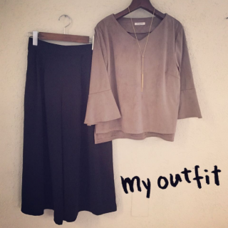 モカ×クロの合わせが今の気分♪　シンプルにパンプス合わせもいいけどスニーカーを合わせてちょっと外すのもオススメ♪