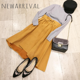 秋素材のカラースカートはウエストレースアップが新鮮♡