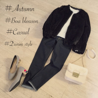 もこもこブルゾンも黒を選べば甘すぎない大人なスタイリングに♪　ロゴトレーナーで大人可愛いカジュアルスタイルに♡