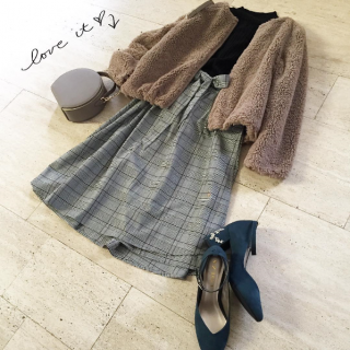 今週末からまた気温が下がるそう。　そんな時に軽くてあったかくてフワモコがかわいいハニーズのボアブルゾンがオススメ♡