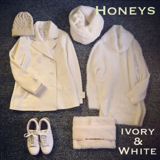 ハニーズにはオフホワイトやアイボリーなどこれからの季節にぴったりな白いアイテムがたくさん♪　その中から一部をご紹介♡