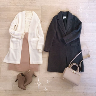 ポケットにファーが付いたカーディガンはコートインもOK♡　ブラウス見えするトップスを合わせて年末年始のお出かけにもGoodなキレイめスタイルの完成♡