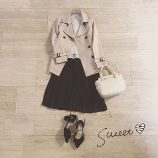 トレンチコートを使った春コーデ♡　プルオーバーブラウスとプリーツスカートでお出かけスタイル♡