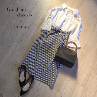 トレンドのギンガムチェックのスカートを爽やかにスタイリング✨　袖コンシャスなスキッパーと合わせて大人っぽくも可愛い印象に♡